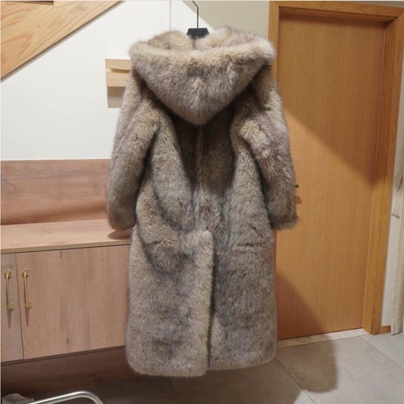 Zara- Tan Faux Fur Coat NWOT! - Picture 6 of 7